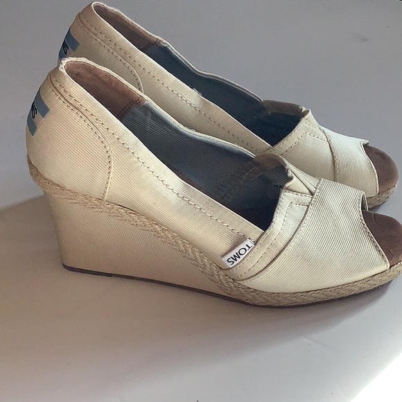 TOM’S Women’s Wedding Wedges Satin/Cream Peep Toe - Picture 3 of 9